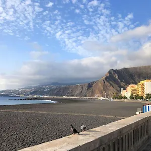 Apartment Lovely On 2 Floors With Sea View, Santa Cruz de la Palma (Isla de la Palma)